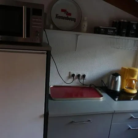 Grand De 30m2 !central !spacieux !different ! Appartement *