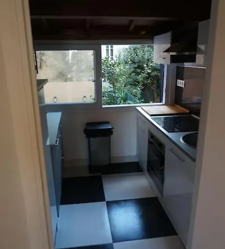 Grand De 30m2 !central !spacieux !different ! * Cannes